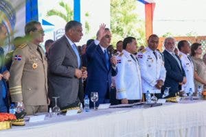 Abinader encabeza graduación de nuevos oficiales de la Policía Nacional