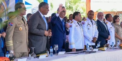 Abinader encabeza graduación de nuevos oficiales de la Policía Nacional