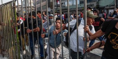 Perú decreta estado de emergencia 60 días en región epicentro de protestas