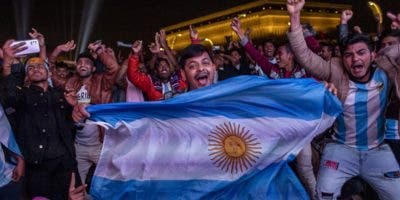 La locura por la final mundialista agota los vuelos desde Argentina