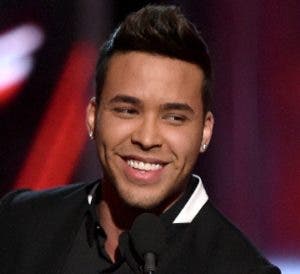 Prince Royce rompe en llanto en show