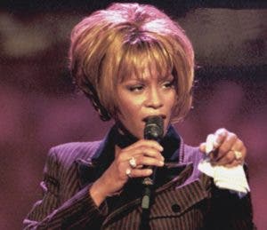 Whitney Houston trató rehabilitarse antes de morir