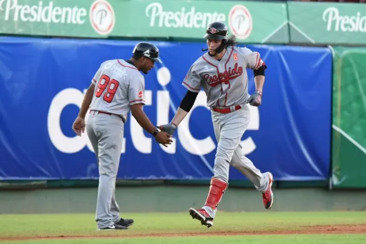 Leones culminan temporada con victoria ante Gigantes