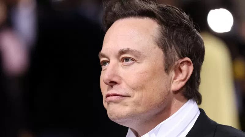 Elon Musk anuncia que restablecerá las cuentas suspendidas en Twitter de varios periodistas