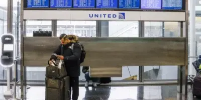 La tormenta gélida se acerca al oeste de EE.UU mientras prosigue el caos aéreo