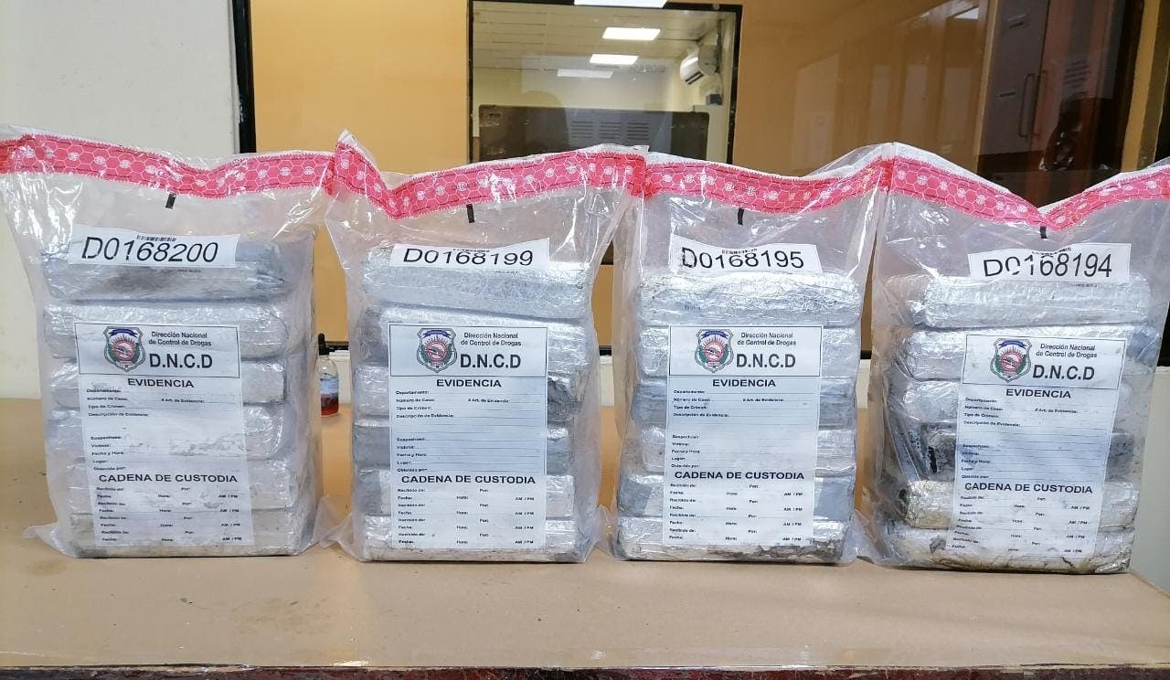 Autoridades incautan 24 paquetes de cocaína en contenedor ocupado en Puerto Multimodal Caucedo