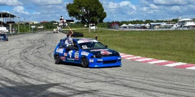 Equipo HRT hace historia en el automovilismo nacional