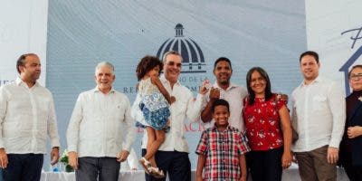 Presidente Abinader entrega 40 nuevos apartamentos en “Mi Vivienda La Barranquita»