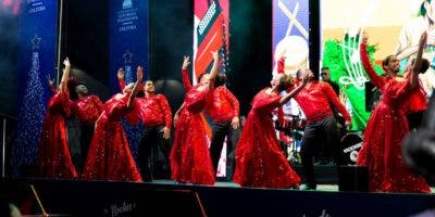 A ritmo de El Prodigio y la Súper Banda, arranca ‘Noches de Navidad’ en la Plaza de la Cultura
