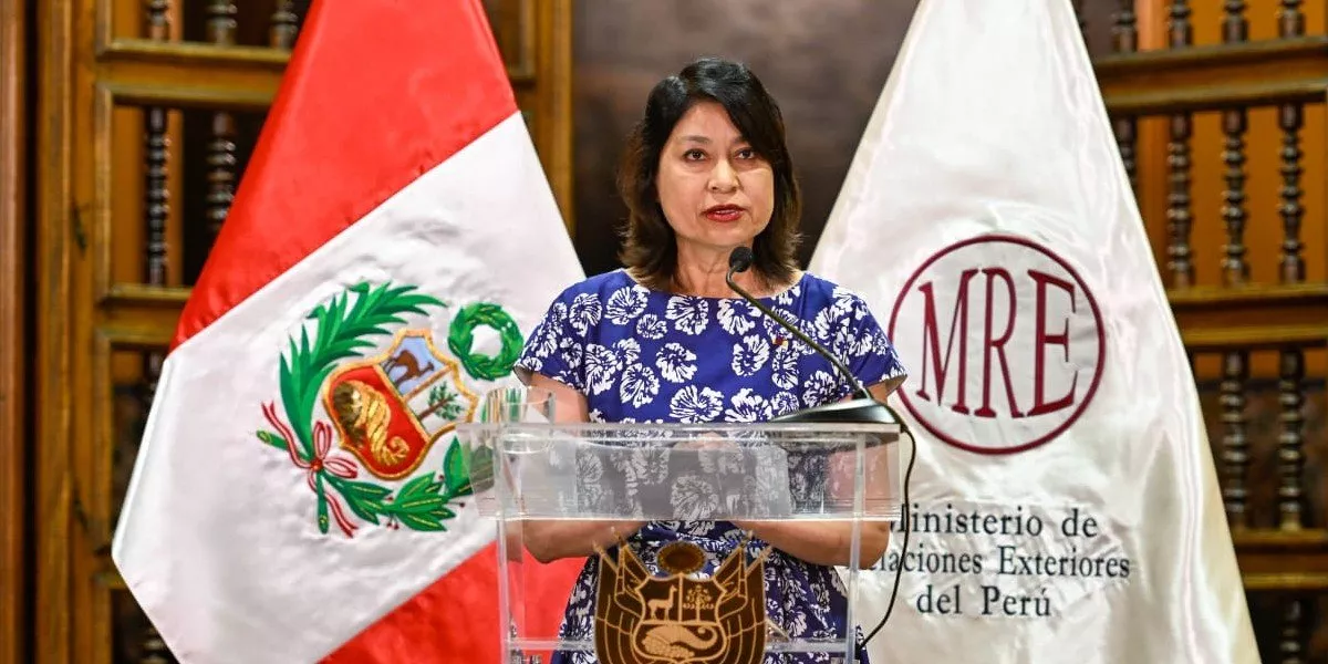 Perú da 72 horas al embajador de México para dejar el país