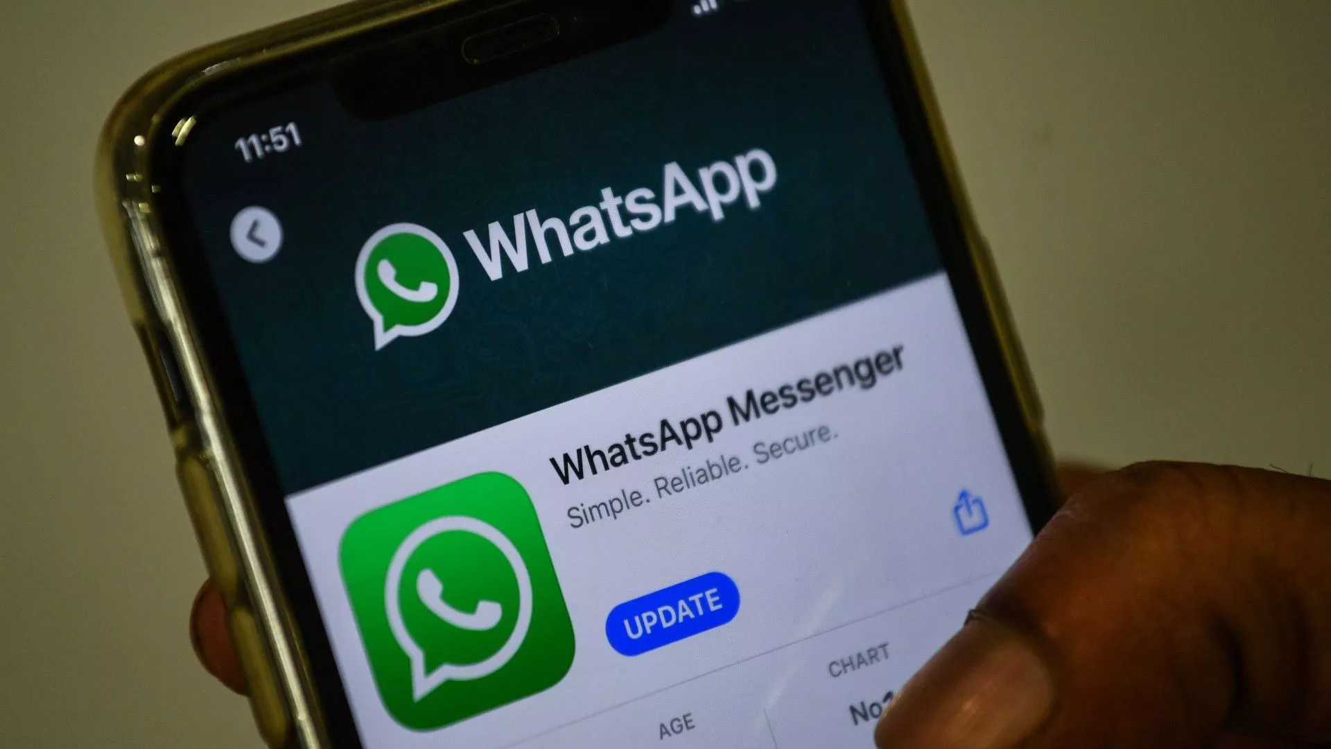 Hombre estafaba con promesas de viajes a Estado Unidos por un grupo de WhatsApp