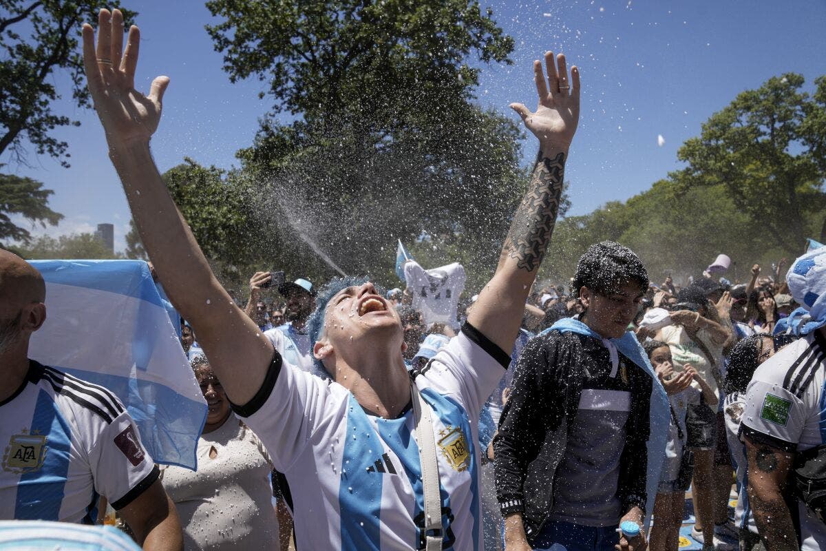 Argentinos presienten la gloria en Qatar