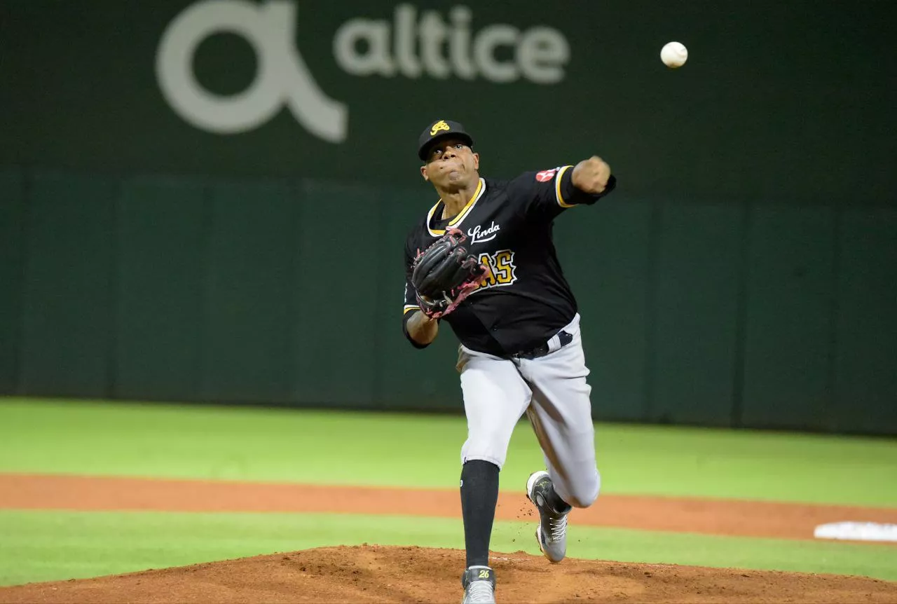 Roenis Elías vuelve a domar Tigres y Águilas ganan 3-0