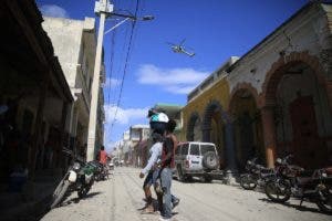 Haití: Buque hospital de EEUU suspende operación por oleaje