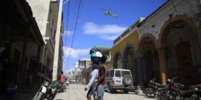 Haití: Buque hospital de EEUU suspende operación por oleaje