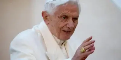 Archivan investigación contra Benedicto XVI por complicidad en abusos