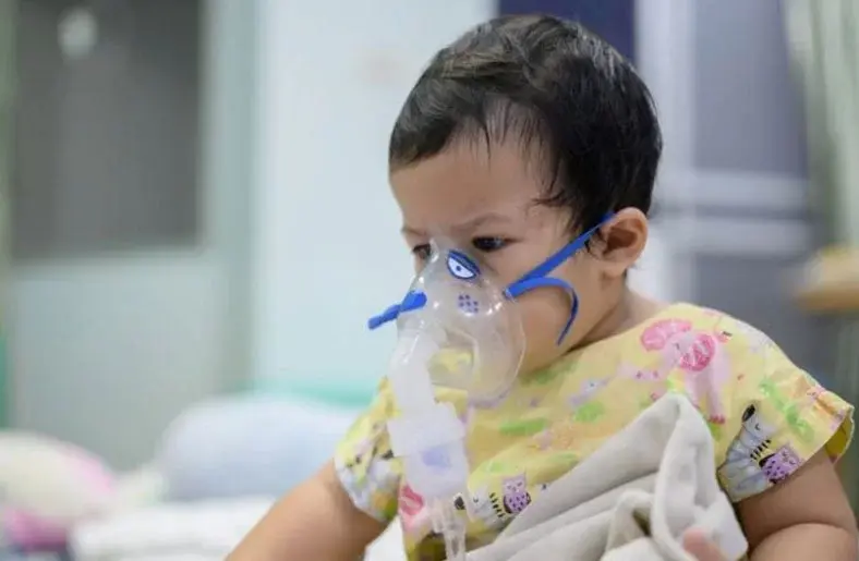 Triple amenaza de virus respiratorios ataca a los niños de Latinoamérica