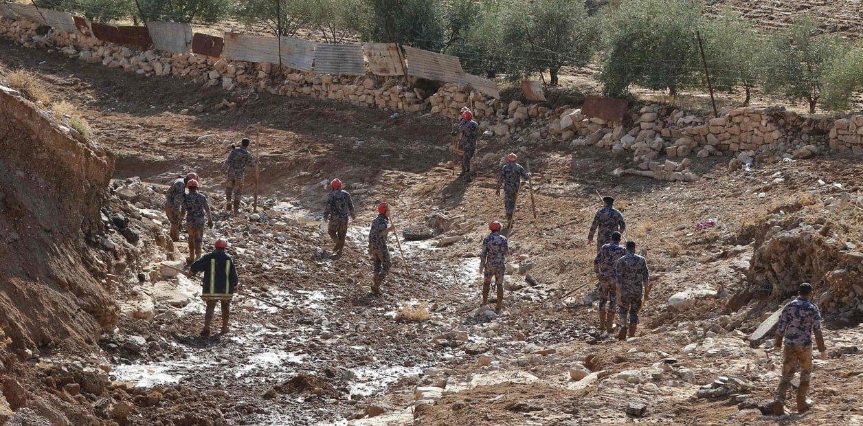 Evacúan  1.700 turistas de la ciudad jordana de Petra por las inundaciones