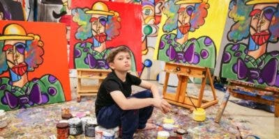El «pequeño Picasso» de 11 años que vende cuadros por miles de dólares