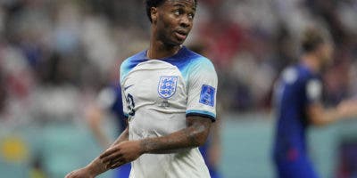 Sterling no estará en el Inglaterra-Senegal de octavos