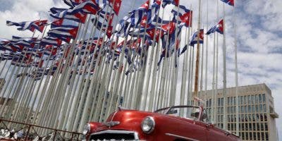EE.UU reanuda los servicios consulares en su embajada en Cuba