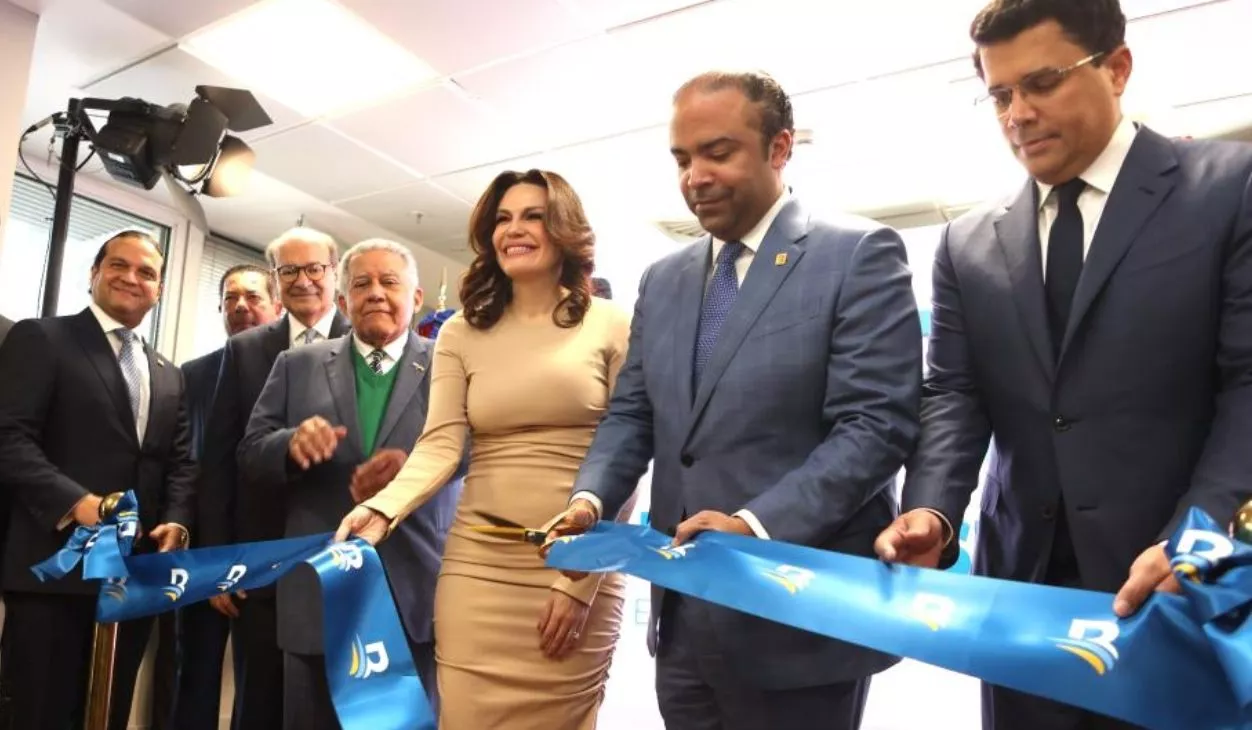 Banreservas inaugura oficina de representación en Madrid