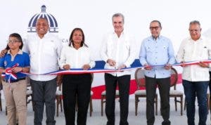 Abinader inaugura dos centros educativos