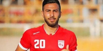 Irán condena a 26 años de cárcel al futbolista Amir Nasr-Azadani por su participación en las protestas
