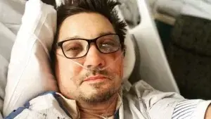 Jeremy Renner, estrella de Marvel, agradece a sus fans por el apoyo tras su accidente