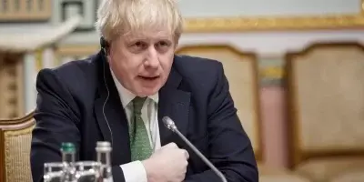 Boris Johnson revela que Putin lo amenazó con lanzar un misil en una conversación previa al conflicto