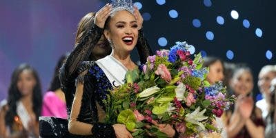Miss Estados Unidos fue coronada como reina de la belleza Universal