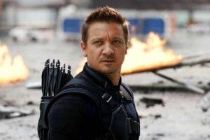 Jeremy Renner es operado tras accidentarse retirando nieve