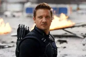 Jeremy Renner se rompió más de 30 huesos en accidente