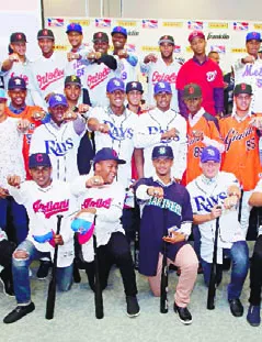 Prospectos DPL firman con equipos de MLB