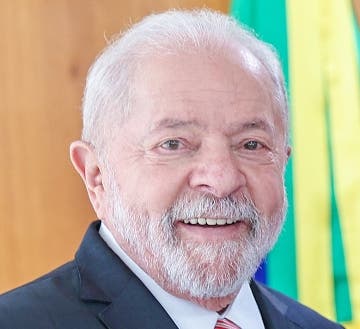 Macron brinda apoyo a Lula en favor de la paz