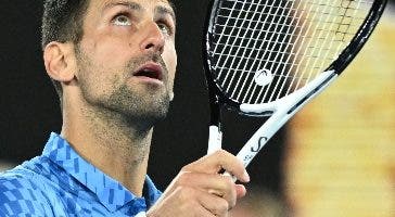 Djokovic está  preocupado a causa de lesión  en una pierna