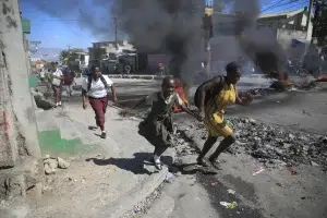 Pandillas toman control en Haití y la democracia se marchita