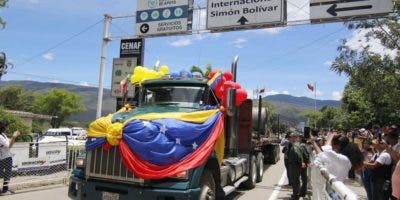 Comienza paso de carga entre Colombia y Venezuela en puente fronterizo