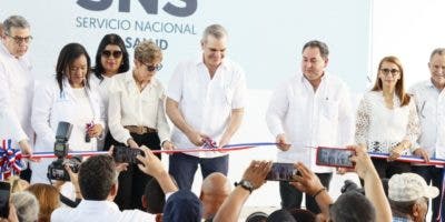 Abinader inaugura Emergencia y diversas áreas Hospital Municipal de Imbert