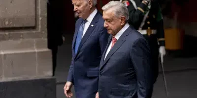 Biden y López Obrador hablan de migración, narcotráfico y el asalto en Brasil