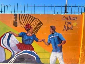 Movimiento cultural en apoyo a Abel Martínez plasma murales culturales en Castañuelas