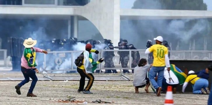 La SIP condena ataques de seguidores de Bolsonaro a periodistas