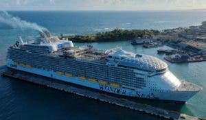 El crucero ‘Wonder of the Seas’ atracó ayer  Puerto Plata