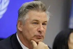 Fiscales anunciarán decisión sobre tiroteo de Alec Baldwin