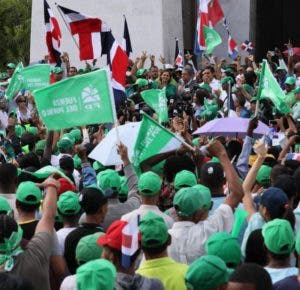 Leonel dice país no cederá a presiones internacionales