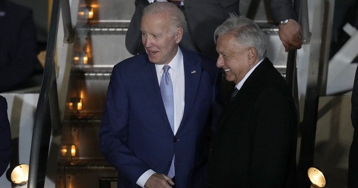 Biden llega a México para participar en cumbre de líderes