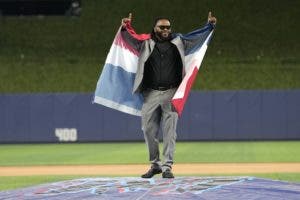 Bailando y a ritmo de bachata los Marlins presentan a Johnny Cueto