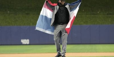 Bailando y a ritmo de bachata los Marlins presentan a Johnny Cueto