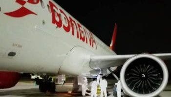 Hallan cuerpos en tren de aterrizaje de vuelo Chile-Bogotá