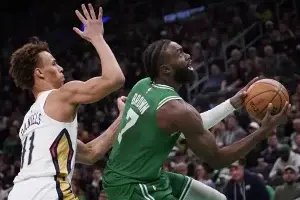 Brown anota 41 puntos y Celtics vencen a Pelicans